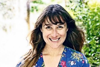 Podcast Especial 100 - Ángela Poblete, directora del área de televisión de Fabula: “Se está conformando una comunidad latina muy poderosa”